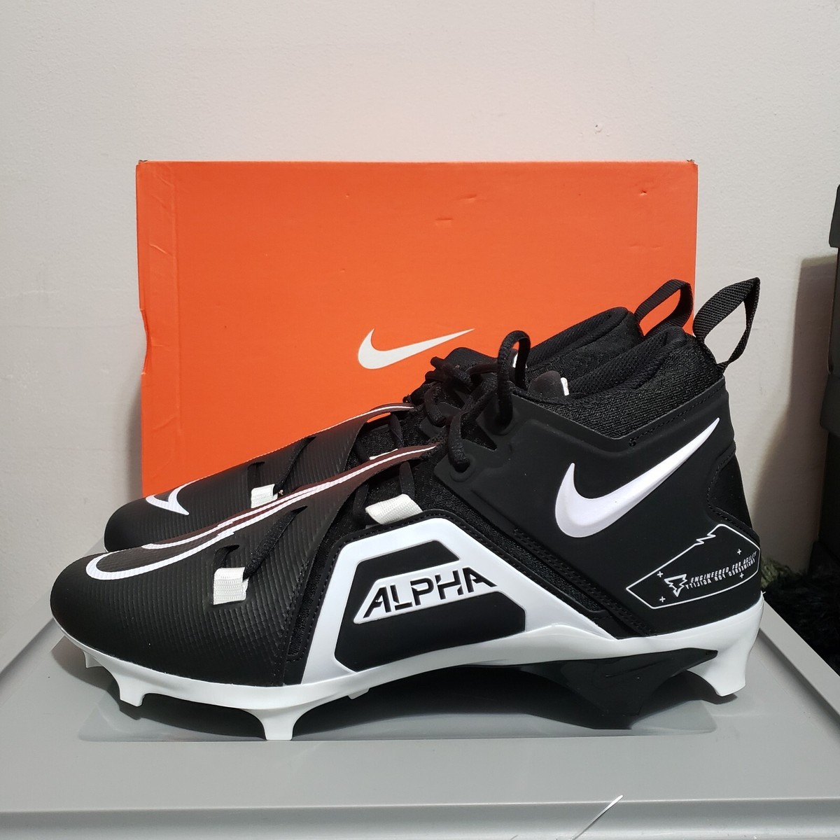 Nike Mens Sz 12.5 Alpha Menace Pro 3 BLACK/WHITE Football  display picture 1