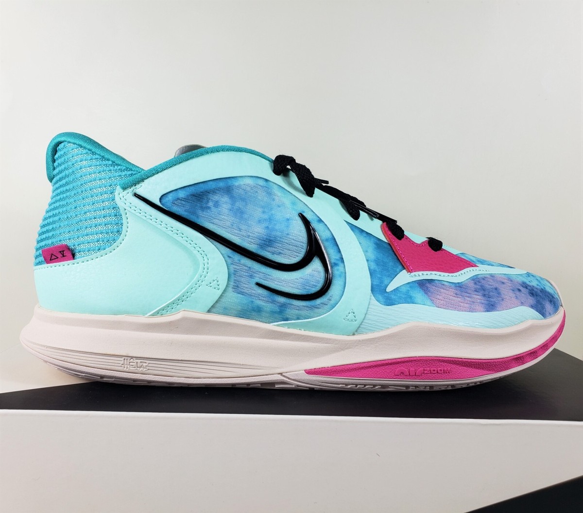 Nike Kyrie Low 5 Community Mens Size 11 DV2531-900 Basketball