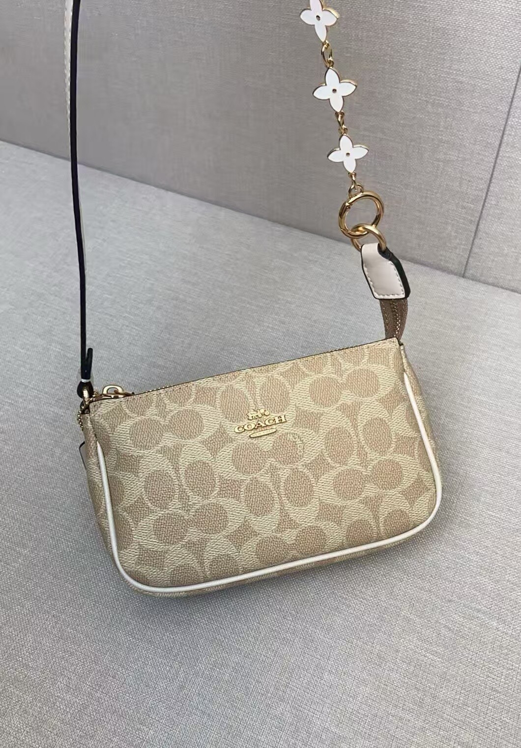 Bolso de mano COACH CW426 firma lona arena/tiza NUEVO outlet de JAPÓN #GBJ