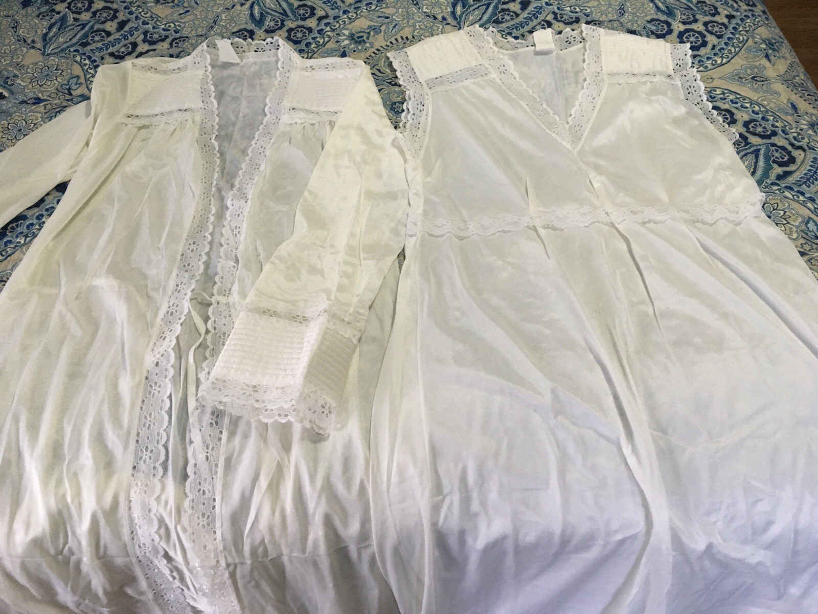 Vintage Nightgown Robe Set Womens Medium Lace Trim Peignoir Sleepwear 70s