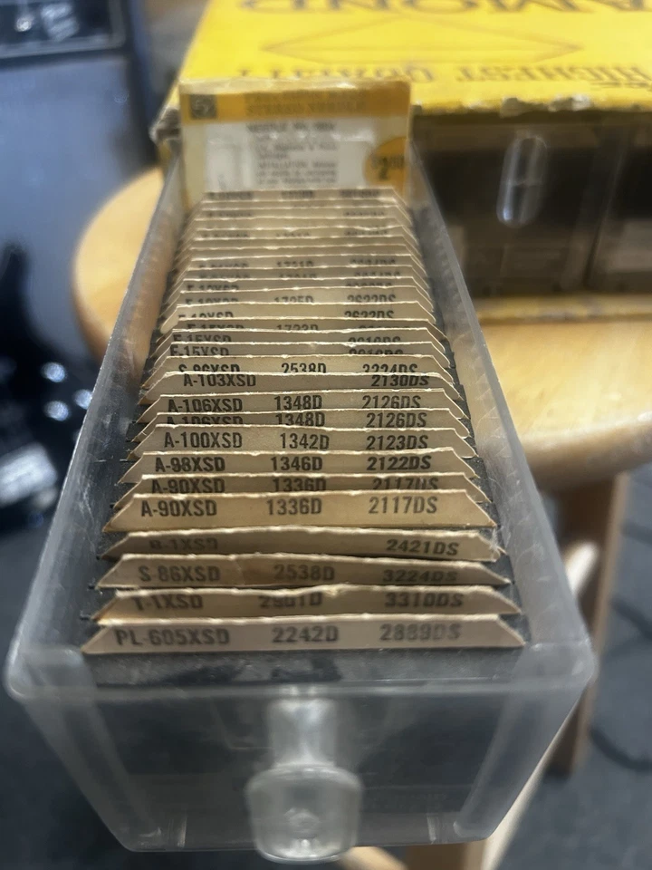 LOTE DE 115 -RECORD Stylus Diamond Agujas Electro Voz Tocadiscos con Estuche Foto 2 de 4