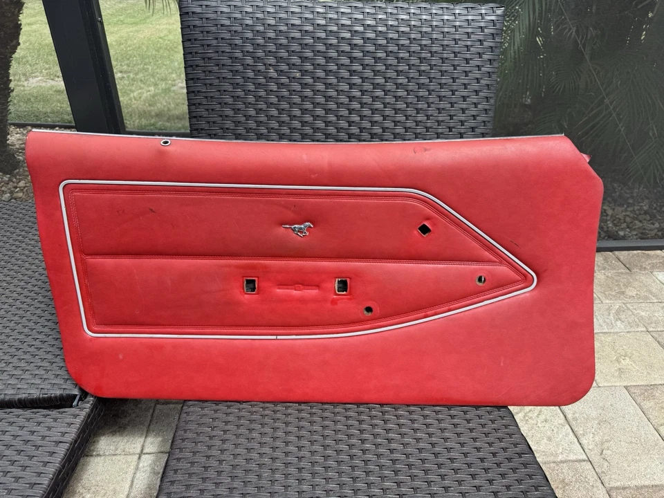 PANELES DE PUERTA MUSTANG II 1974 1975 1976 1977 1978 ROJO MUSTANG Foto 2 de 4
