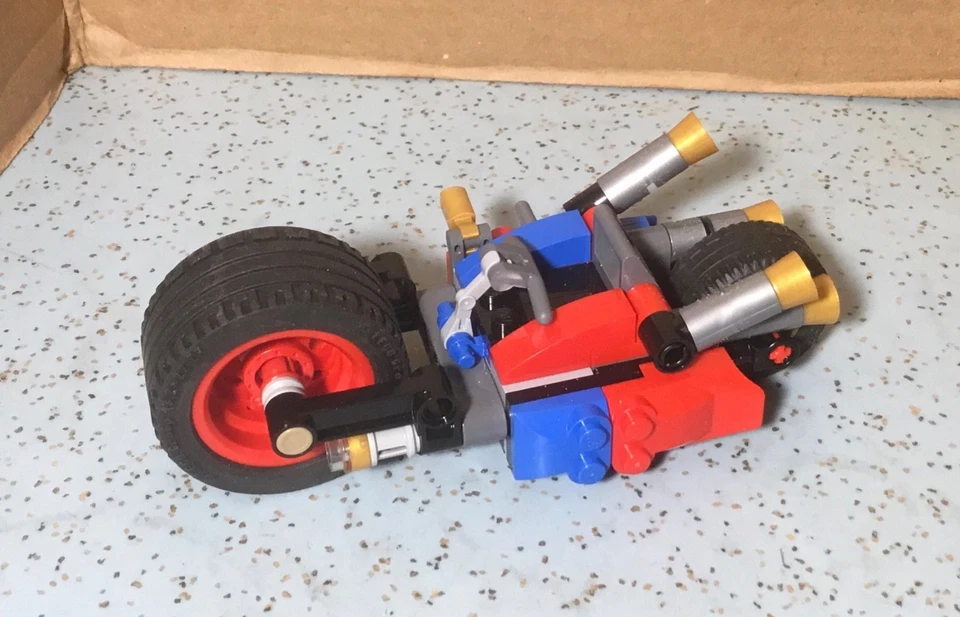 LEGO BATMAN SET 2016 # 76053-GOTHAM CITY CICLO PERSECUCIÓN HARLEY QUINN MOTOCICLETA SOLAMENTE Foto 3 de 4