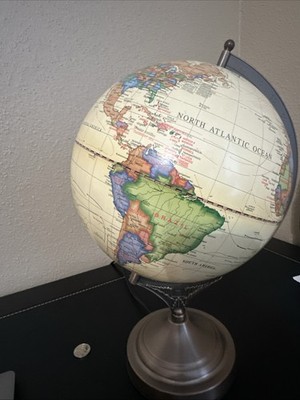 Globo Terráqueo Table Lamp