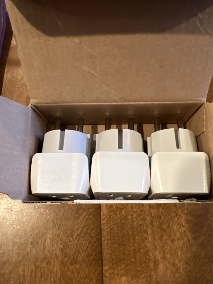 Ceptics Travel Plug Adapter For German/France + Kit 3 US Outlets,  Model CT-9 - Image 3 of 4
