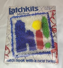 1981 Vintage Craft Kit Latch Hook Needlepoint Betty Wilkinson Hi