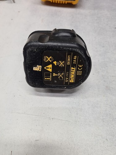 Konvolut 4 DeWalt Ladegeräte & Akkus - gebraucht, funktionsfähig, ohne Verpackung - Bild 11 von 19