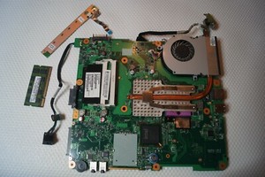 MOTHERBOARD V000148330 INTEL T3000 FÜR 17" TOSHIBA L350-262 LAPTOP + EXTRAS