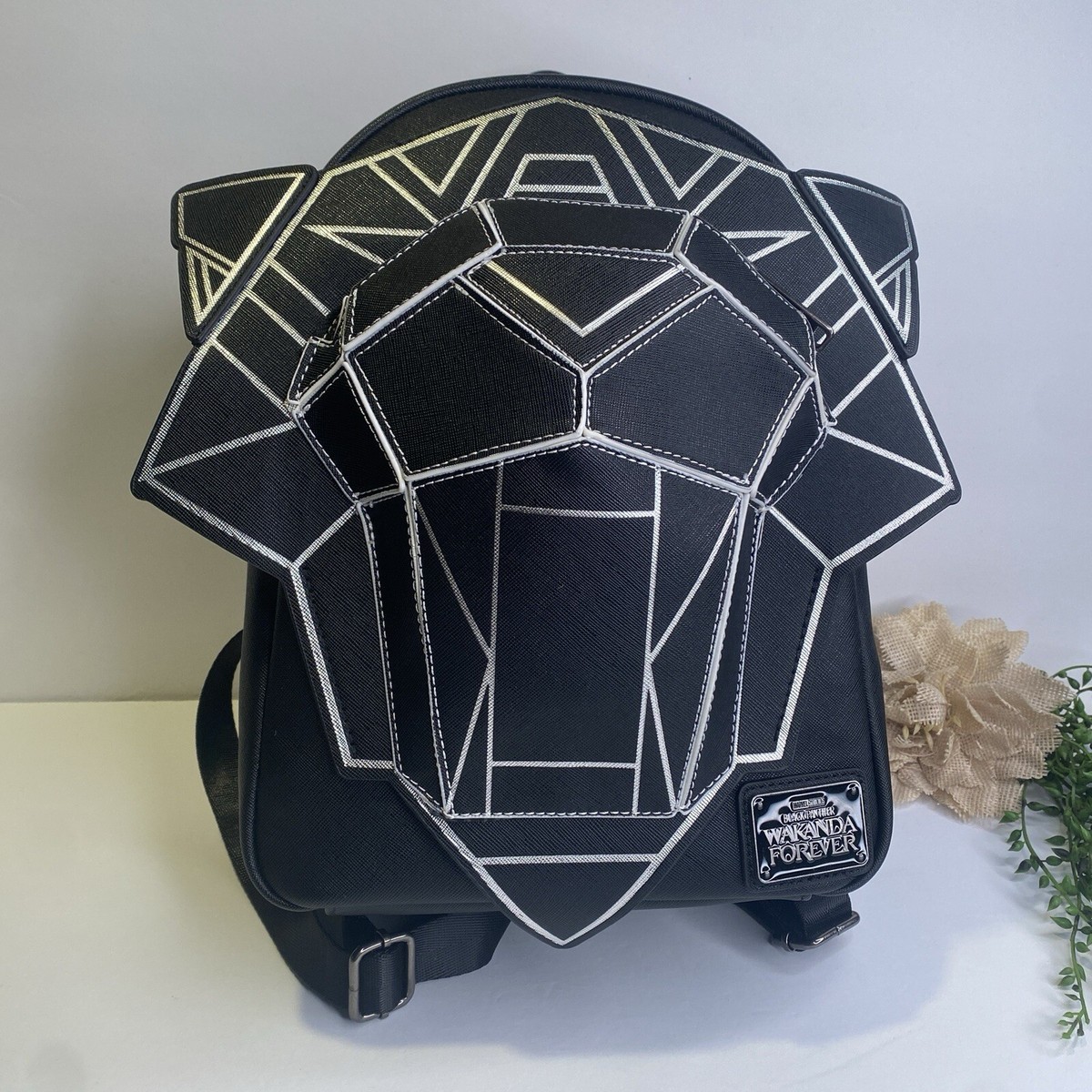 Loungefly Marvel Black Panther Wakanda Forever Figural Mini  display picture 3