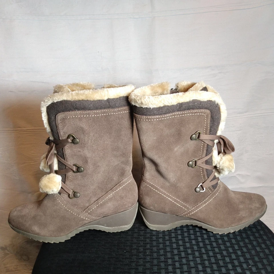 Sporto Betsey Booties Ladies Boots With faux Fur Pompoms And Side Zip Closure 8m - Image 4 of 4