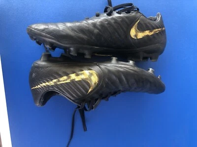 football shoes size 9
