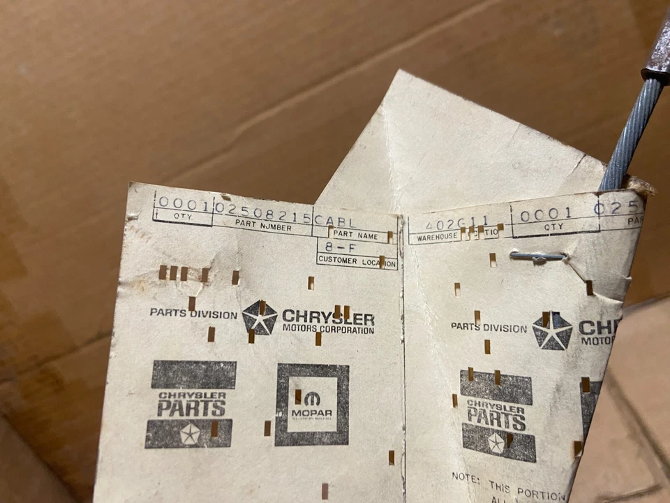 Cable de freno de estacionamiento intermedio Mopar 2508215 - camioneta Dodge A100 64-71 con 90" WB Foto 2 de 4