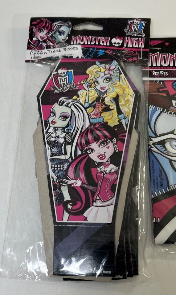 16 Monster High Pencils, Monster High Loot Bags, Coffin Treat Boxes, Gift Bag - Image 2 of 4