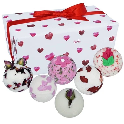 (119,93 EUR/kg) Bomb Cosmetics Little Box of Love Geschenkset / Badekugeln