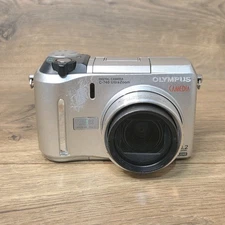 Olympus Camedia C-740 Ultra Zoom 3.2MP Digital Camera Silver *Missing Cover