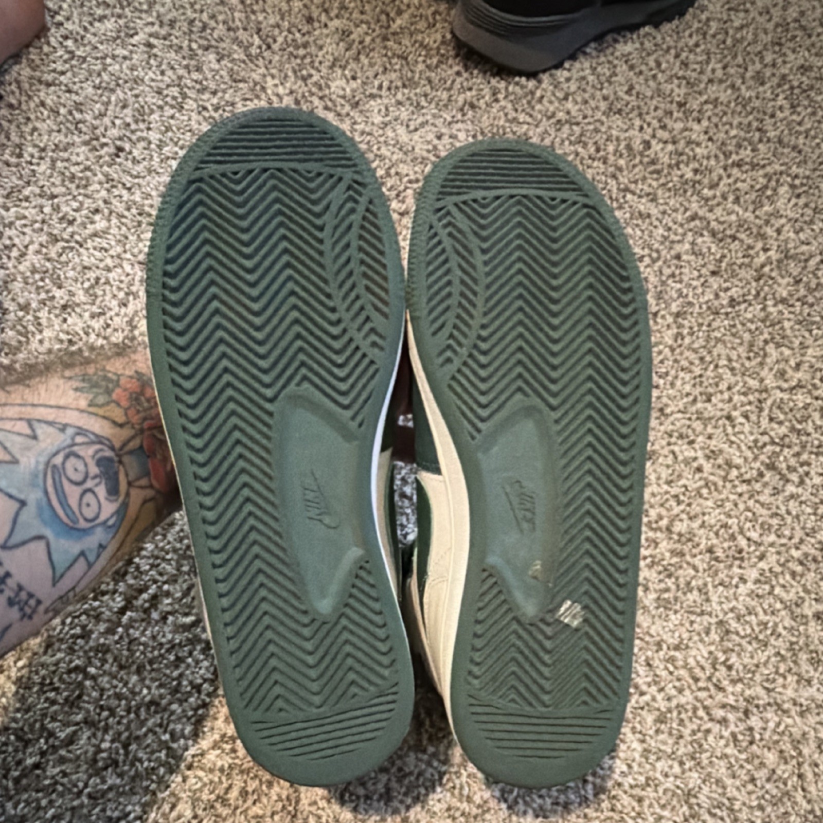 Nike Green Rubber Sole Solid Pattern Men's Athlet… - image 1