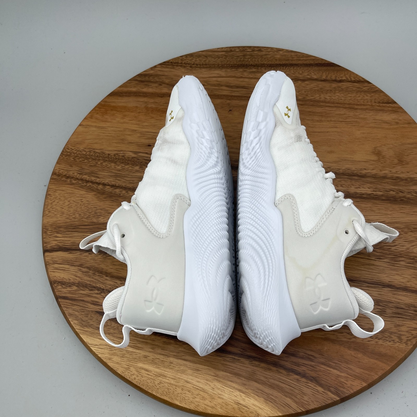 Under Armour Flow Ace Low Shoes Womens Size 8 White Volleyball Comfort Sneakers thumbnail 6