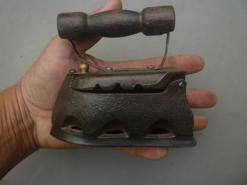 Antique Small Coal Iron Industria Argentina 5 inches Rare ! - Picture 11 of 12