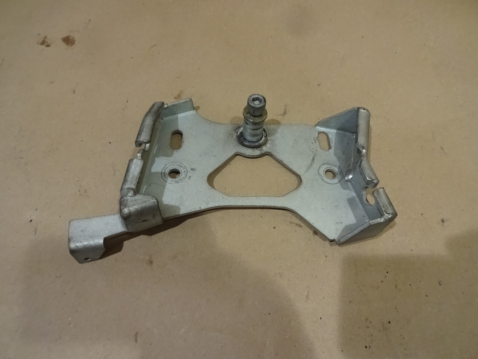 Maserati 4200 05-06 - F1  Parking Brake Control Bracket  - P/N 208426