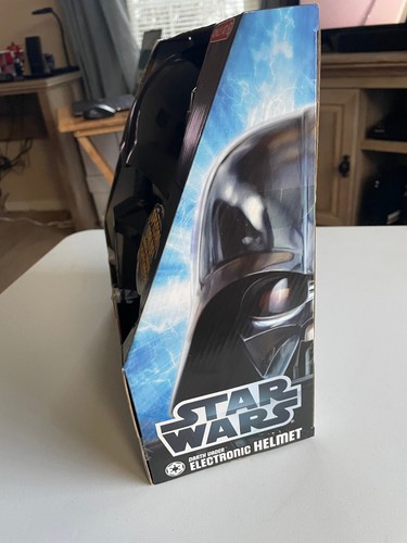 Star Wars 2012 Darth Vader Electronic Helmet with Special-Value Lightsaber - New - Picture 5 of 5