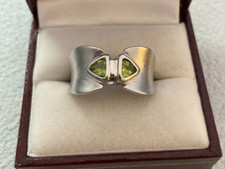 .925 Sterling Silver Band Ring Peridot Stones Bezel Set Matte Finish Sz 8.75
