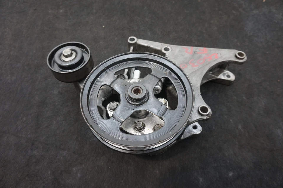 Polea bomba dirección asistida 12568997 Chevrolet Corvette C6 Grand Sport 1997-13 Foto 3 de 4