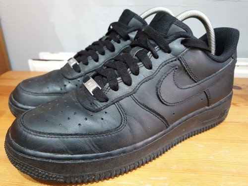 NIKE AIR FORCE 1 BLACK Trainers UK SIZE 