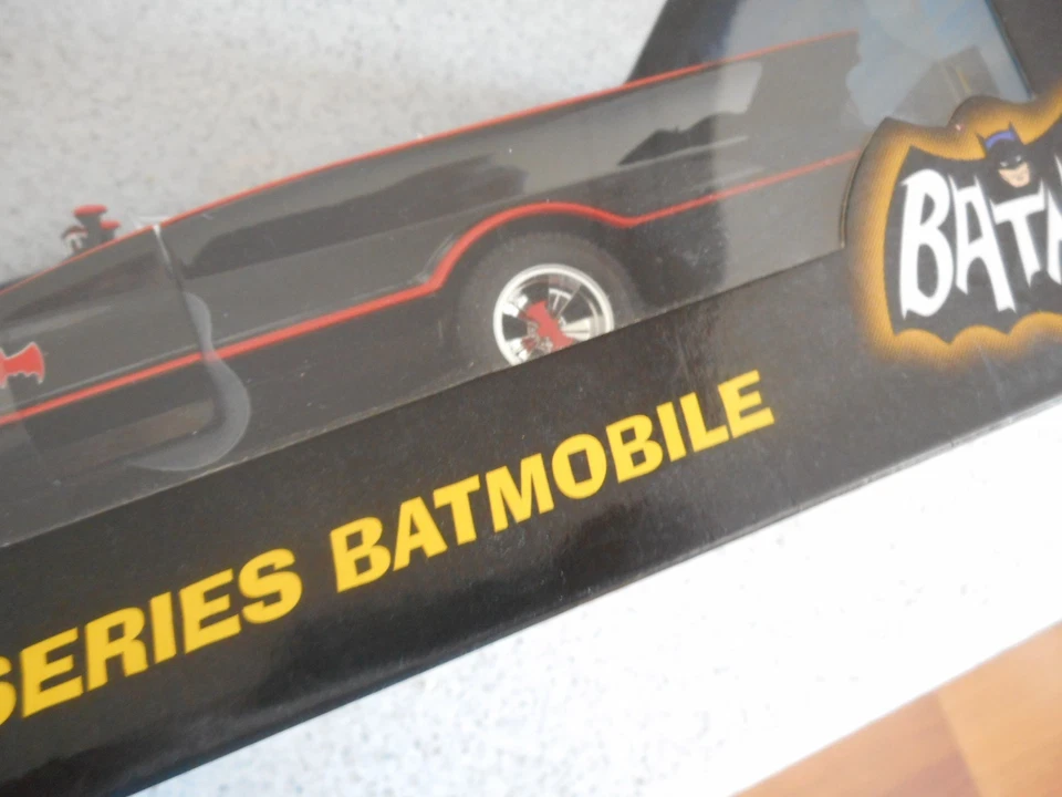 HOT WHEELS DIE CAST 1:18 TV SERIES 1966 CLASSIC BATMAN BATMOBILE SEALED - Image 3 of 4