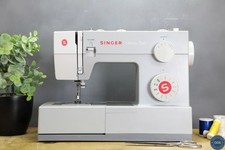 Boxed Singer Heavy Duty 4423 Sewing Machine + 11 Foot & Attachment Set