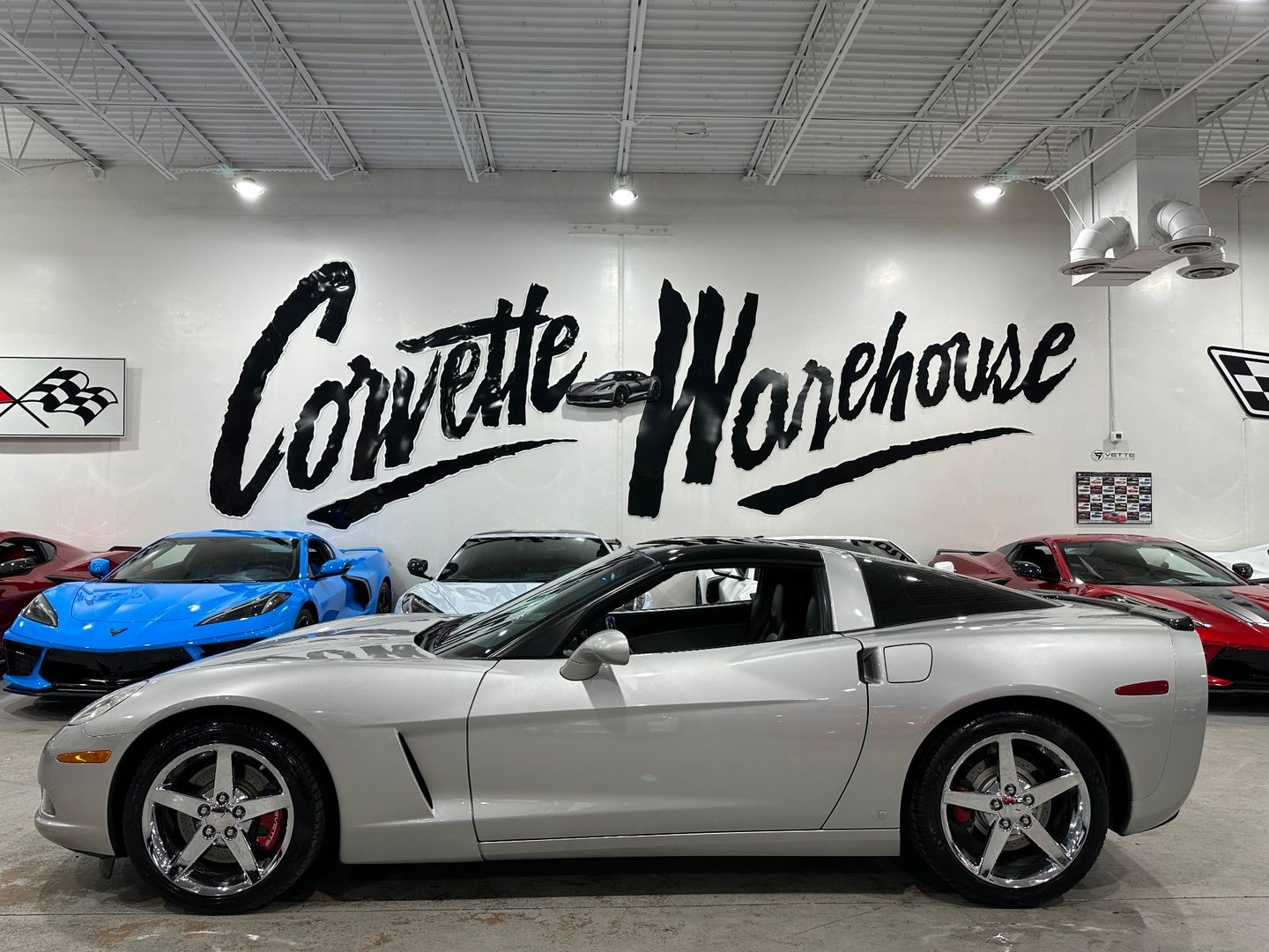 2008 [67U] Machine Silver Metallic Chevrolet Corvette   | C6 Corvette Photo 2