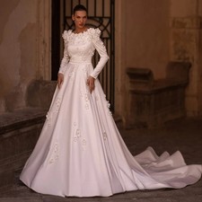 Arab Flowers Wedding Dress Scoop Neck Open Back Court Train Arabian Bride Gown