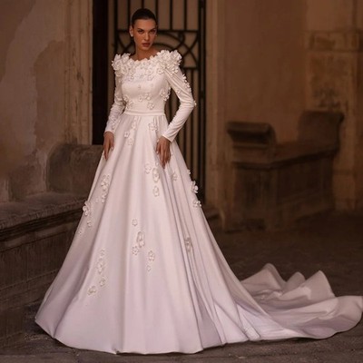 Arab Flowers Wedding Dress Scoop Neck Open Back Court Train Arabian Bride Gown