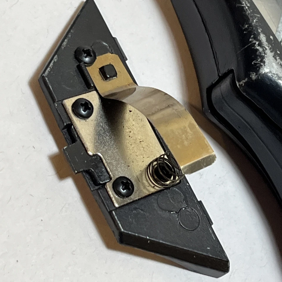 Snap on razor knife 870388 Squeeze handle Contracting Box knife works great A1 - Image 3 of 4