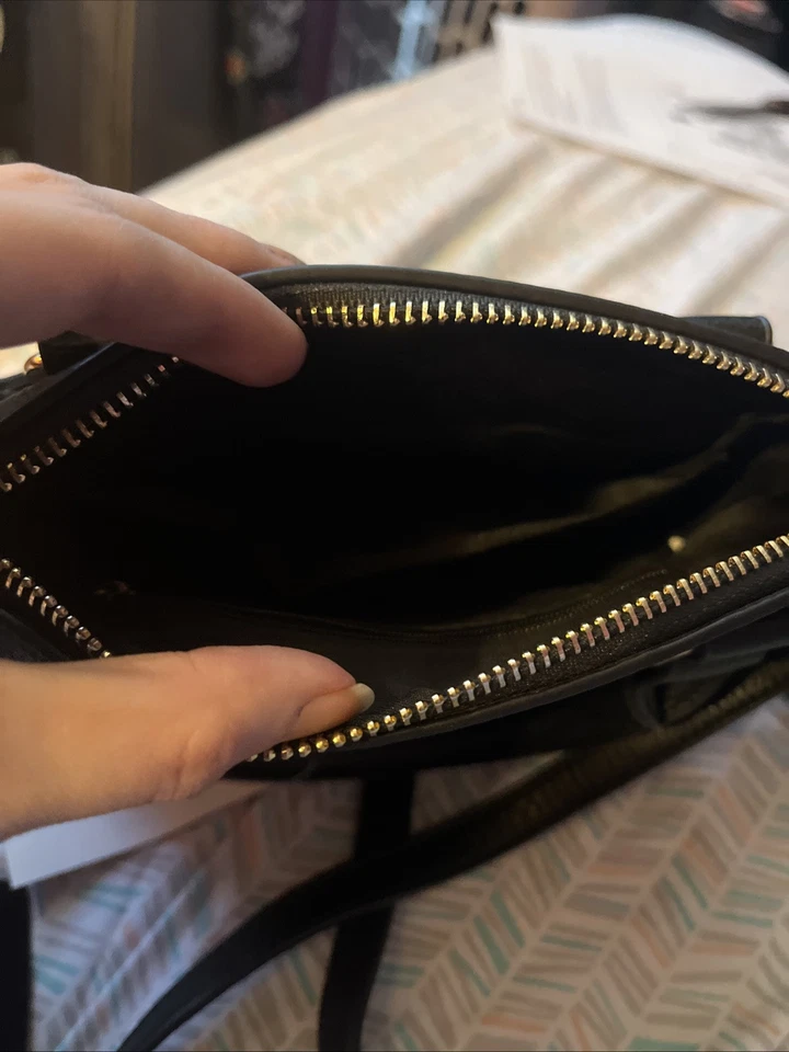 Cartera New York And Company Foto 3 de 4