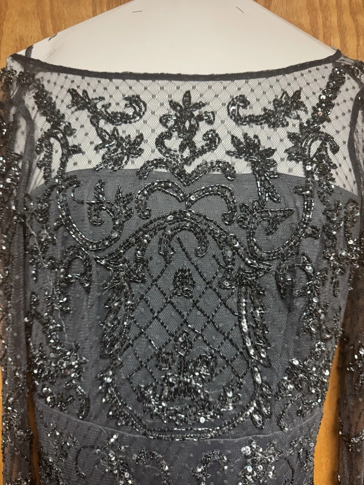 Vestido formal feminino Adrianna Papell azul marinho com miçangas manga longa. Vestido tamanho 2. - Imagem 3 de 4