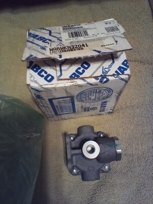 NOS wabco part WKN32041 Air Brake Quick Release Valve kit