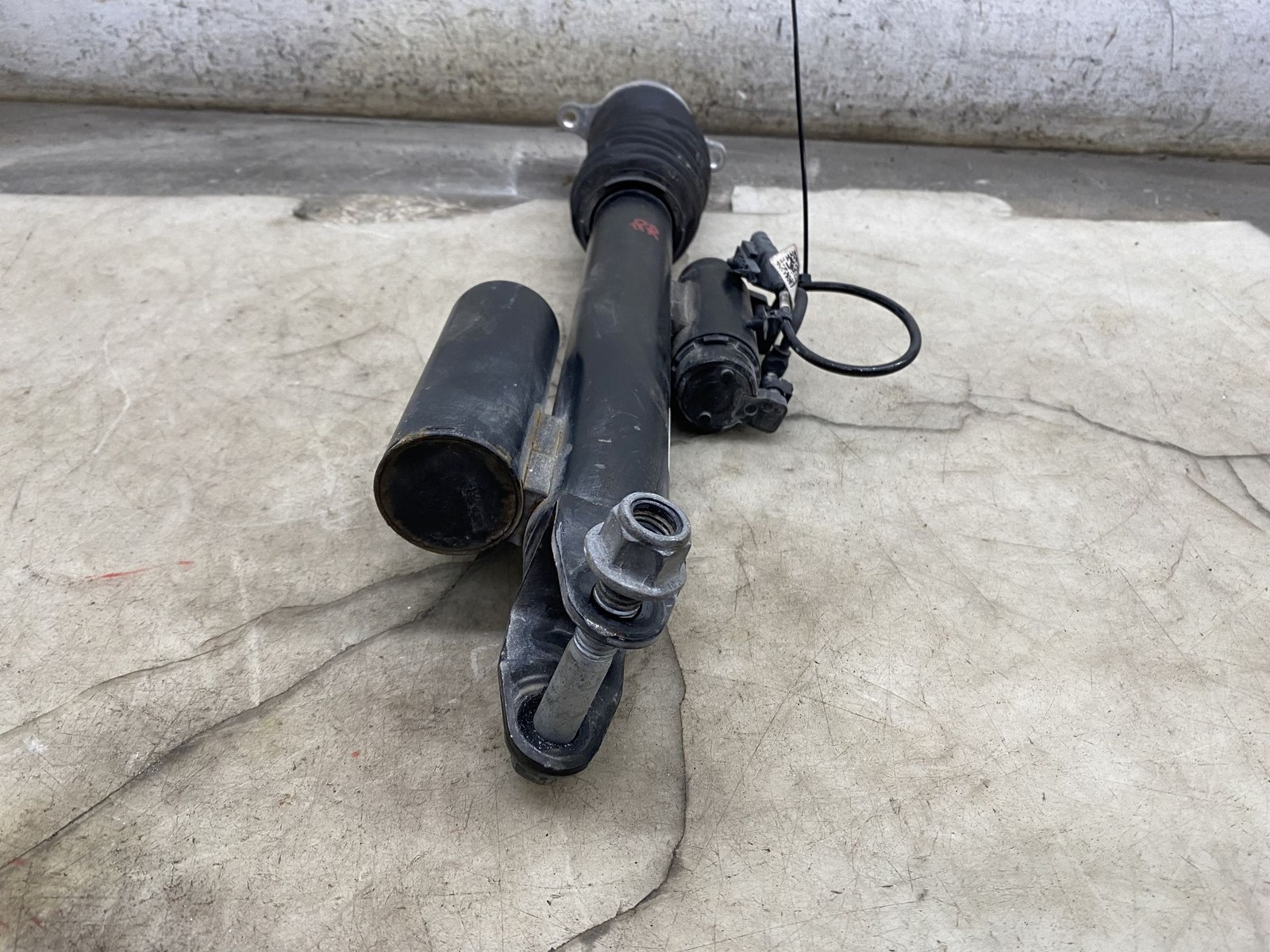 2020-2024 ASTON MARTIN DBX OEM 4.0L V8 RIGHT REAR SHOCK ABSORBER MY83-18W002-AA