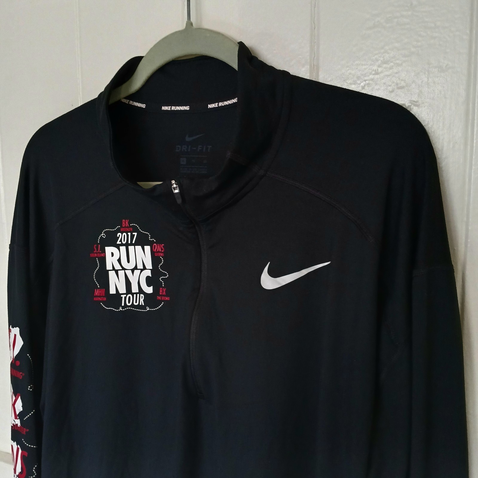 SACAI X NIKE Nike Essential Jacket NYC New York City Tour 2017 Running Uomo XL Nero 924855