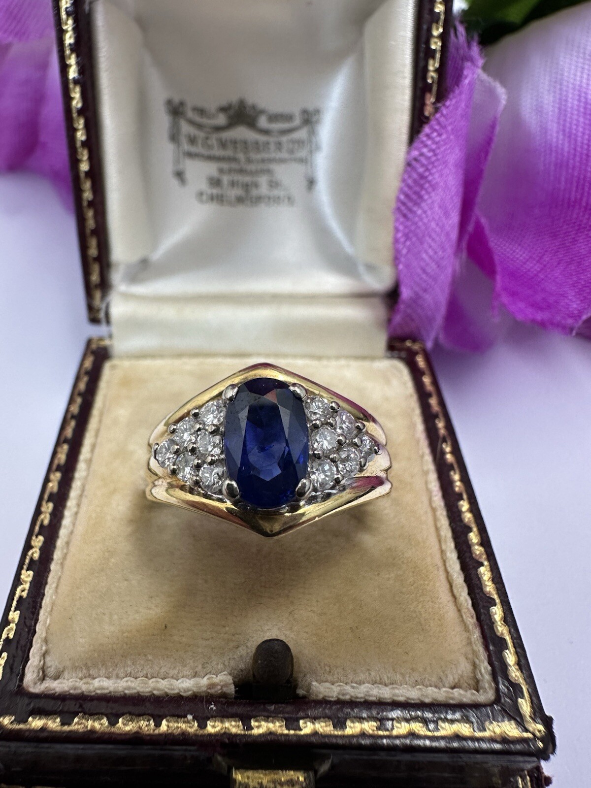 Gorgeous Sapphire & Diamond 18ct Gold Ring