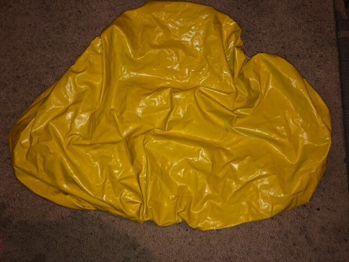 YELLOW VINYL ENGLISH SADDLE COVER 23'' X  32''