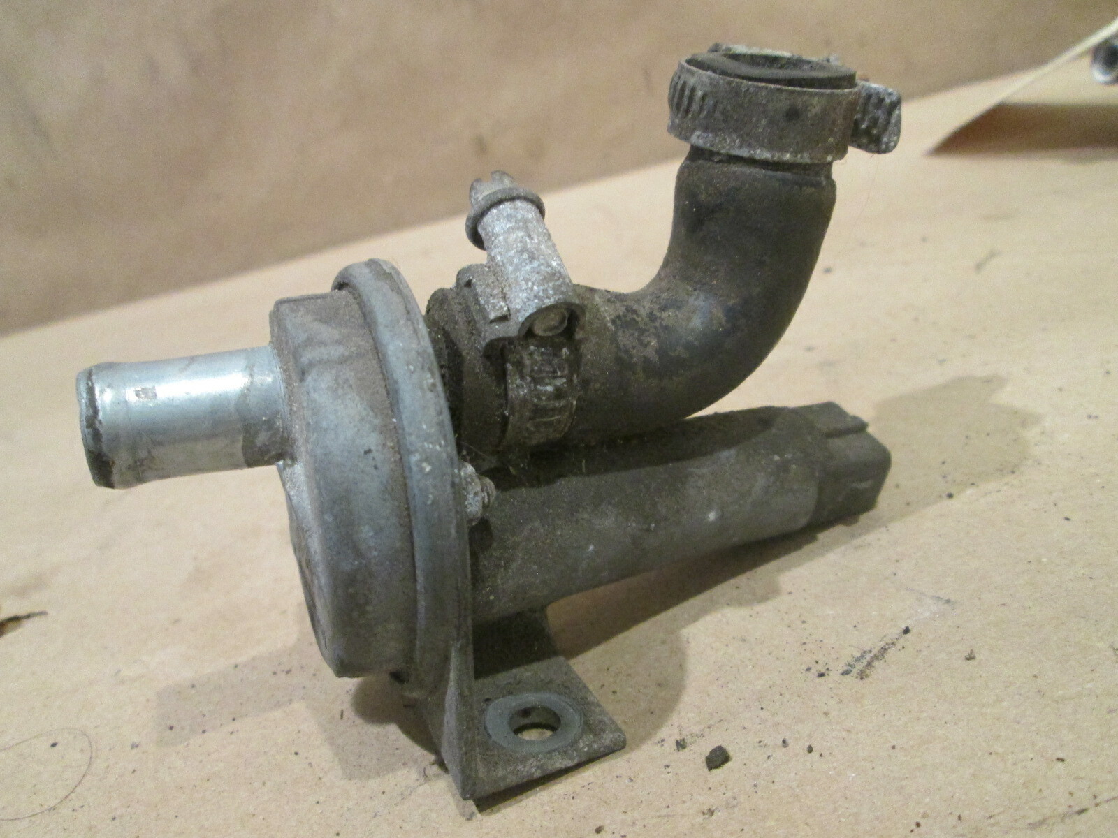 Ferrari 348,Mondial t,Testarossa  - Auxiliary Air Valve - P/N 124802