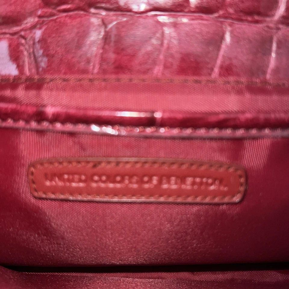 Bolso de mano United Colors of Benetton rojo imitación cocodrilo cuero en relieve Foto 4 de 4