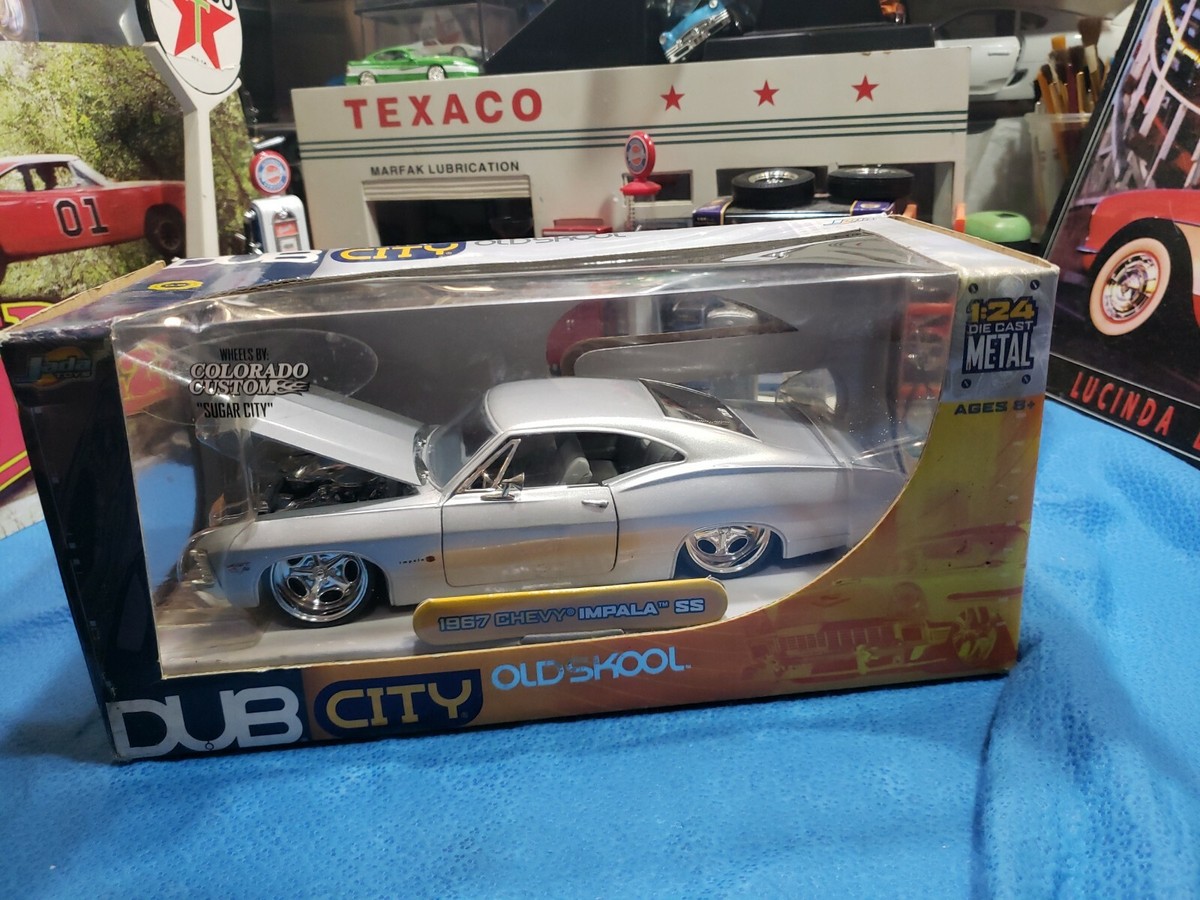 Jada Toys Dub City Old Skool 1967 Chevy Impala SS 1:24 BEAUTIFUL