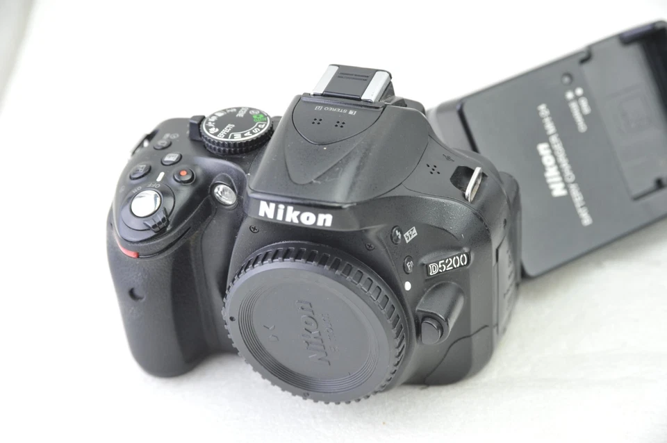 Nikon D5200 24.1MP DSLR Kamera, nur Body, Auslösungen /shutter count 67965 - Bild 4 von 4