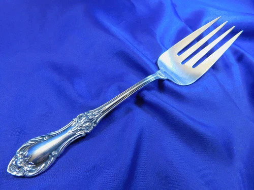 INTERNATIONAL WILD ROSE STERLING SILVER SERVING FORK - GOOD CONDITION