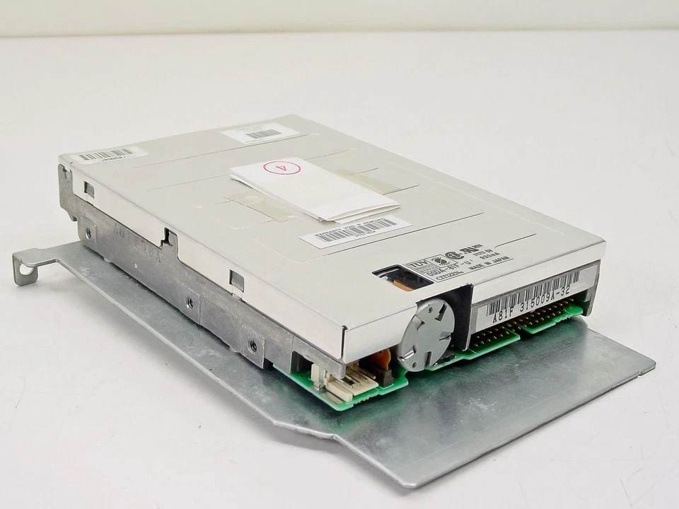 Compaq 141350-001 1.44MB 3.5" Floppy Disk Drive OSDA-81F-U, OSDA-81D - Image 2 of 4