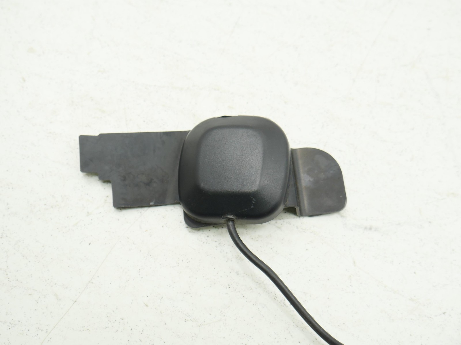 Used GPS Navigation Antenna Receiver Sensor 2016-2021 Mclaren 570GT OEM