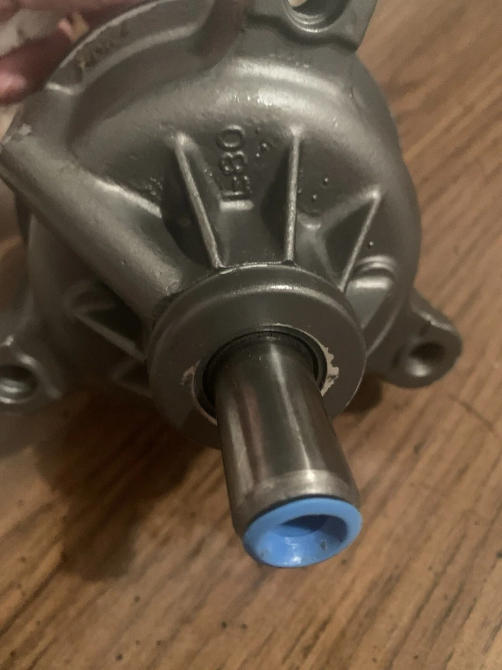 Ford escort 1994  wagon power steering pump Without Reservoir 36P0006 - Image 2 of 4