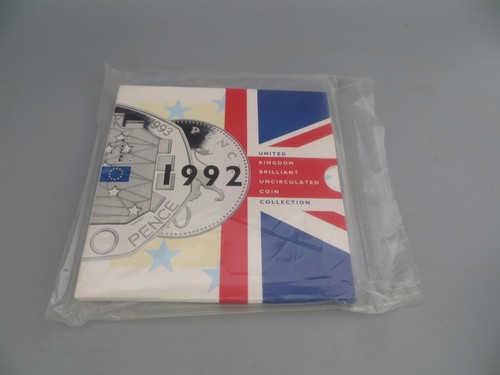 1992 1993 Royal Mint UK Brilliant Uncirculated Coin Set with Dual Date EEC 50p