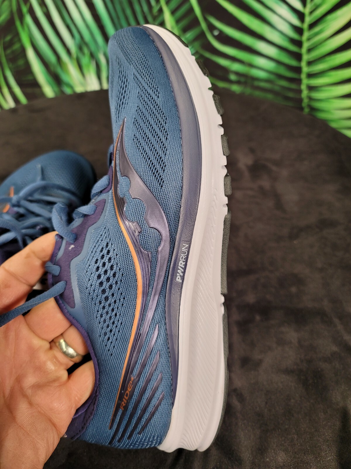 saucony 35